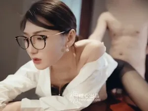 Vào phòng riêng được sếp nữ dam dang bú của quý cho